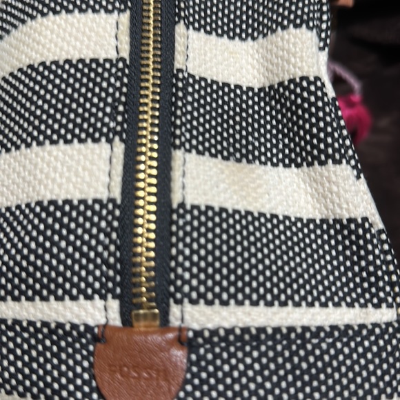 Fossil black stripe satchel/ crossbody. 10” L x 5” W x 8” H - Picture 10 of 10